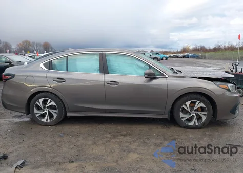 2021 Subaru Legacy Premium z USA, uszkodzony, nr VIN 4S3BWAC66M3018231